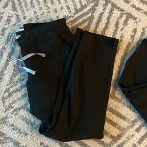 Black figs yola - skinny scrub pants size medium. I have three pants only.